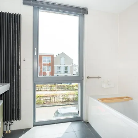 Very Spacious Near City Of Leiden בית נופש אוחסטחייסט